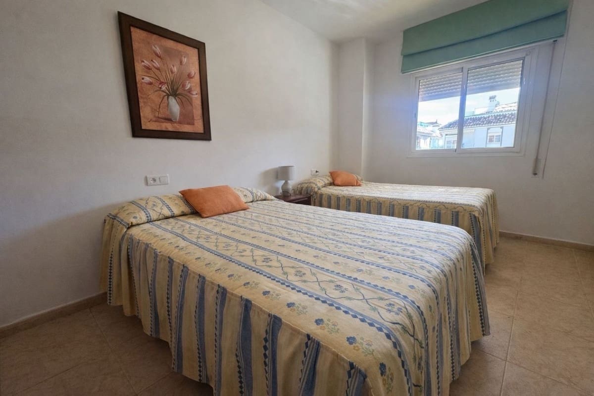 1 makuuhuone Huoneisto vuokrattavana paikassa La Cala de Mijas mukana uima-altaan - 1 100 € (Ref: 9997644)