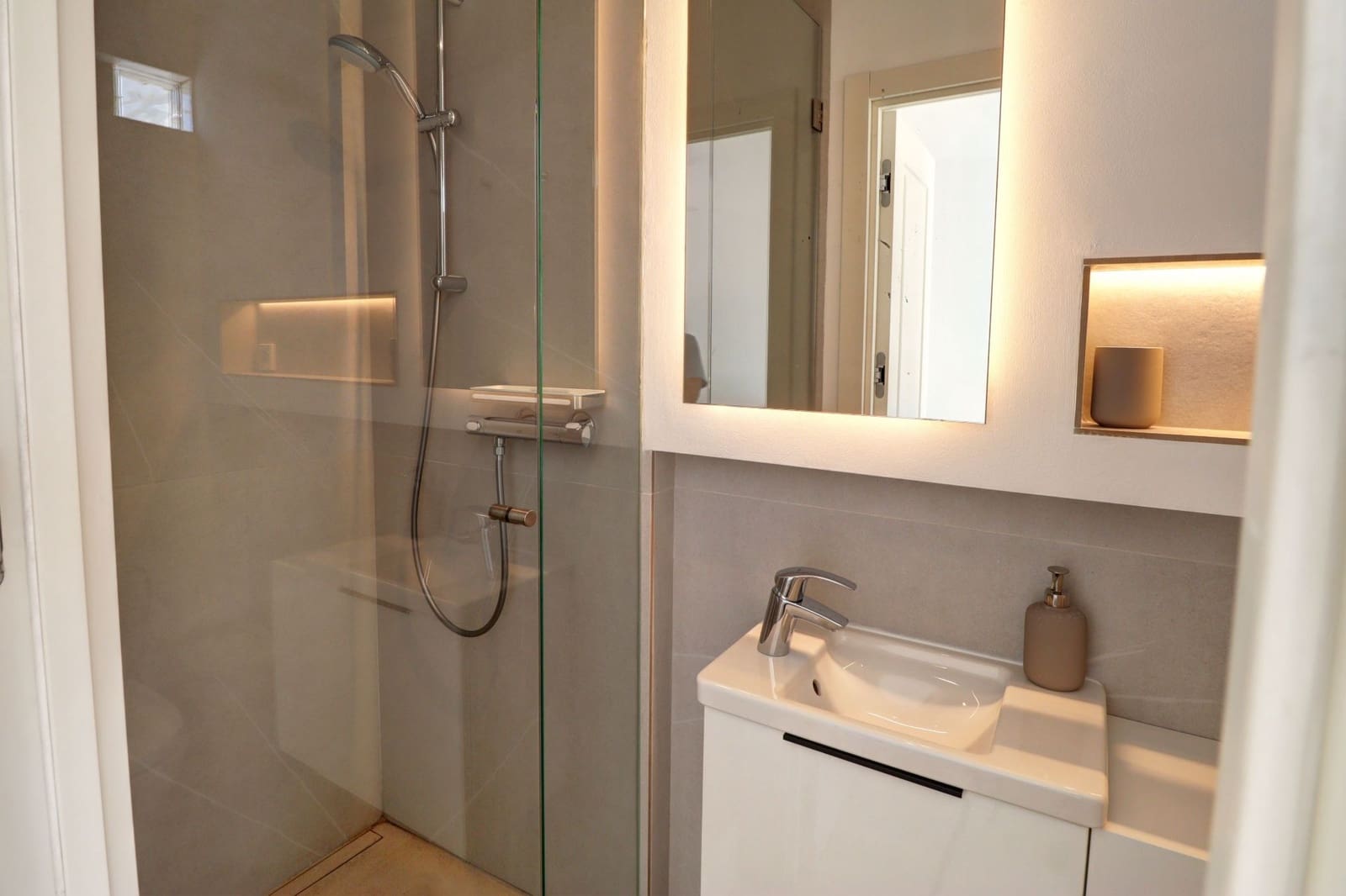 Apartamento de 3 habitaciones en Costa de la Calma en venta con piscina garaje - 1.100.000 € (Ref: 10004697)