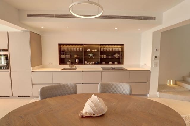 3 chambre Appartement à vendre à Costa de la Calma, Calvià avec piscine garage - 1 100 000 € (Ref: 10004697)