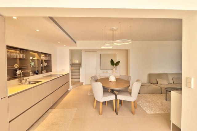 3 chambre Appartement à vendre à Costa de la Calma, Calvià avec piscine garage - 1 100 000 € (Ref: 10004697)