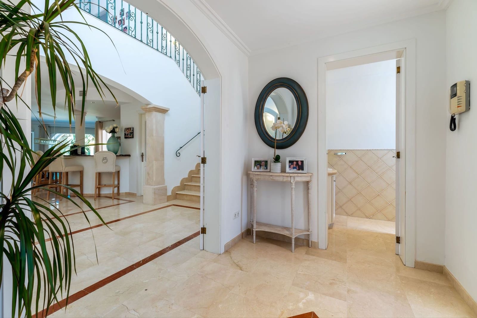 4 sypialnia Willa na sprzedaż w Santa Ponsa z basenem garażem - 3 950 000 € (Ref: 10029902)