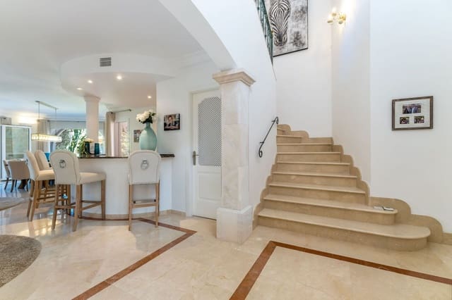 4 bedroom Villa for sale in Santa Ponsa, Calvià with pool garage - € 3,950,000 (Ref: 10029902)