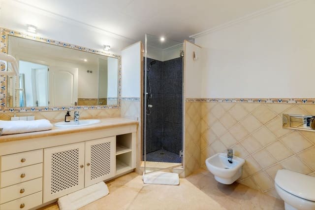 4 bedroom Villa for sale in Santa Ponsa, Calvià with pool garage - € 3,950,000 (Ref: 10029902)
