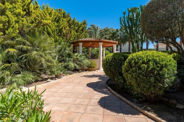 4 bedroom Villa for sale in Santa Ponsa, Calvià with pool garage - € 3,950,000 (Ref: 10029902)