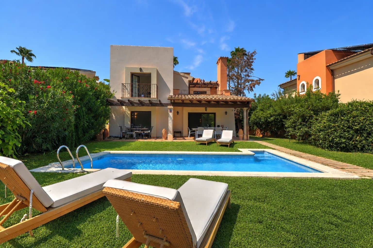 Chalet de 3 habitaciones en Santa Ponsa en venta con piscina garaje - 1.550.000 € (Ref: 10066965)