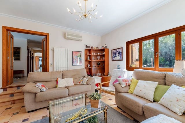 4 soverom Villa til salgs i Alcúdia med svømmebasseng garasje - € 1 200 000 (Ref: 10113479)