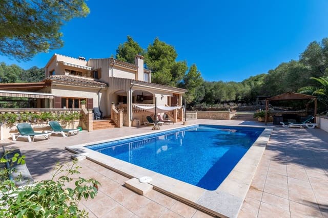 4 soverom Villa til salgs i Alcúdia med svømmebasseng garasje - € 1 200 000 (Ref: 10113479)