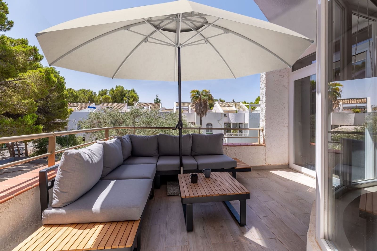 3 bedroom Apartment for sale in Sol de Mallorca with pool garage - € 620,000 (Ref: 10125109)
