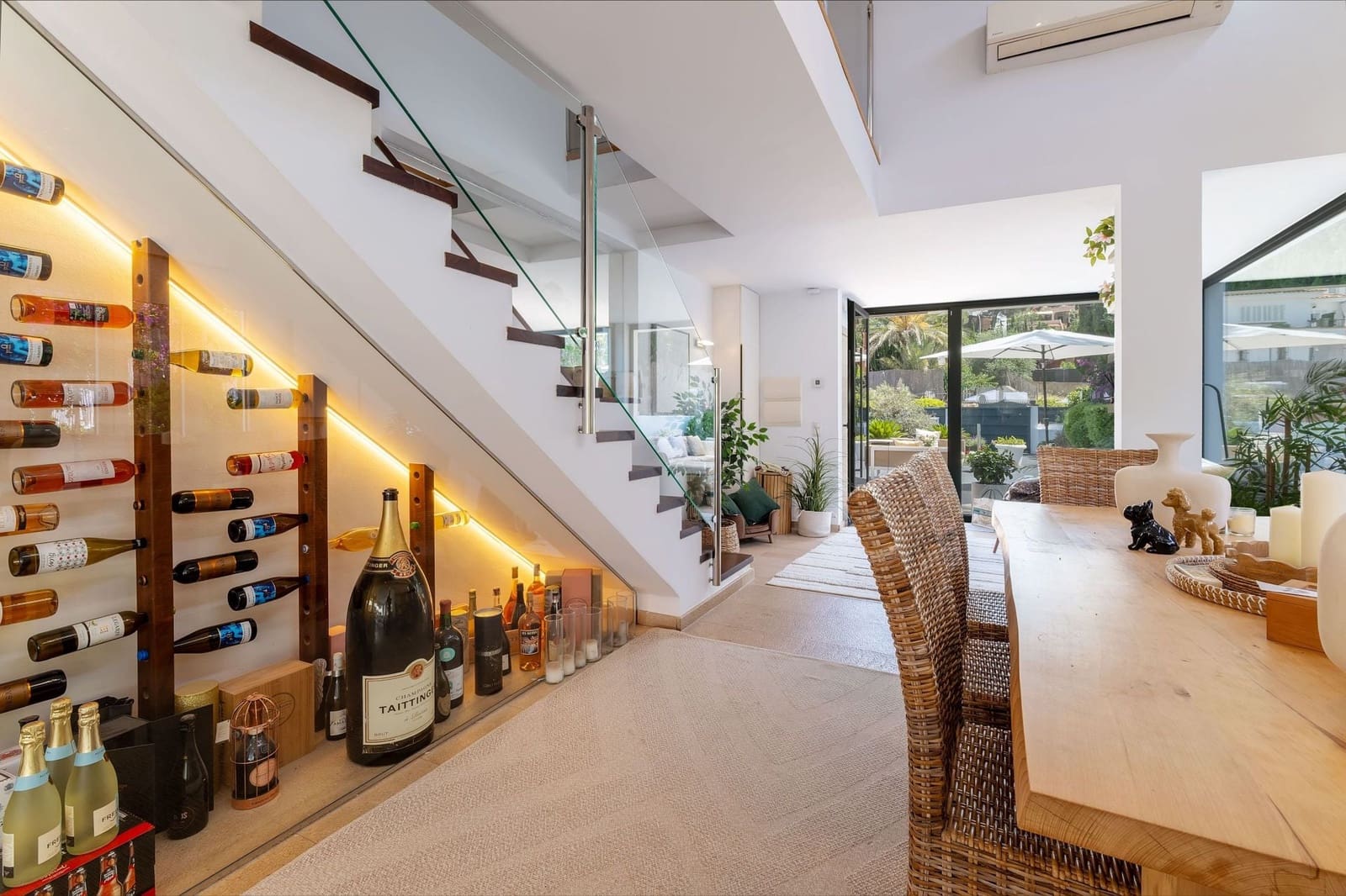 4 bedroom Villa for sale in Santa Ponsa with pool garage - € 2,295,000 (Ref: 10130591)