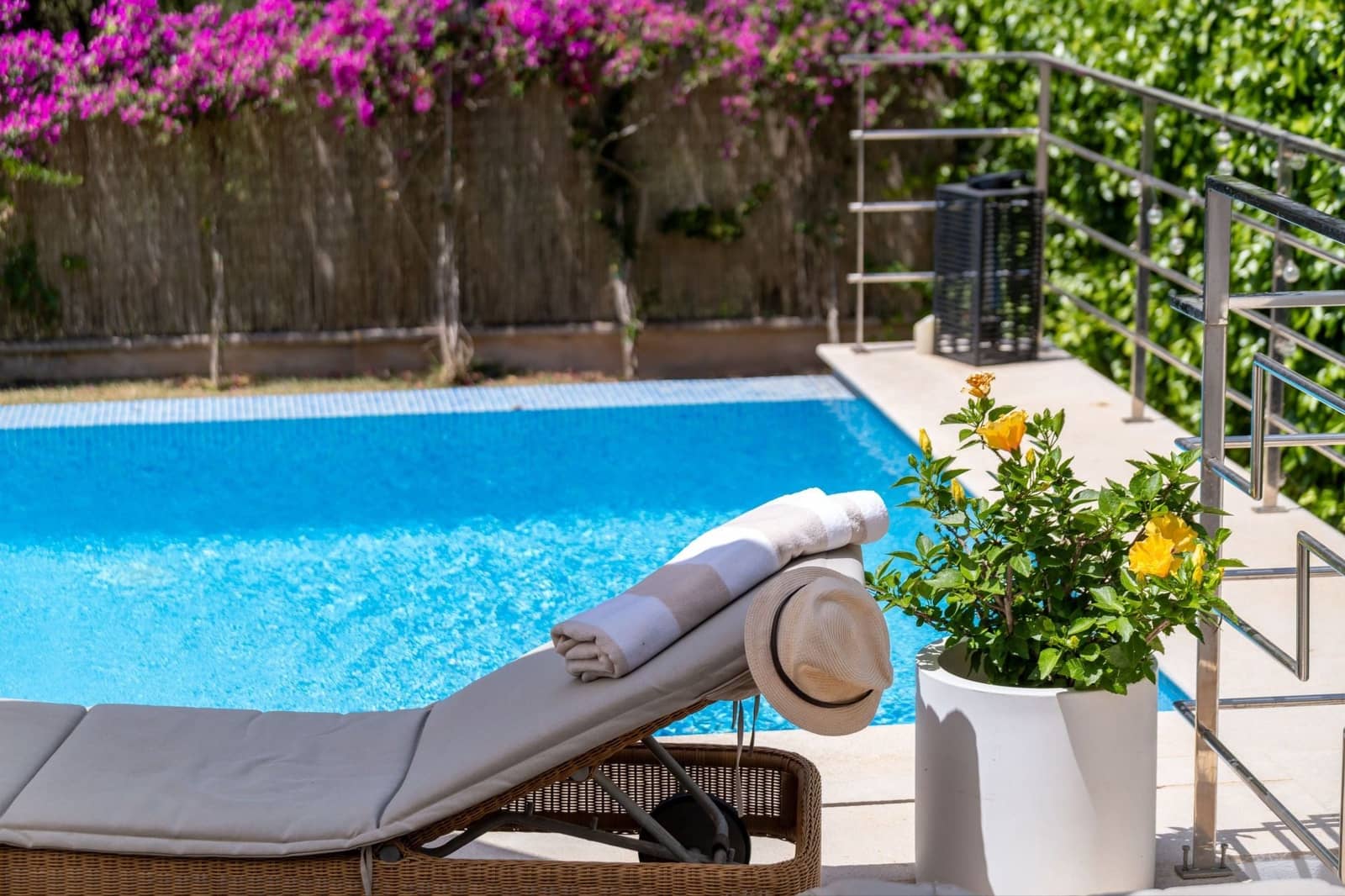 4 bedroom Villa for sale in Santa Ponsa with pool garage - € 2,295,000 (Ref: 10130591)
