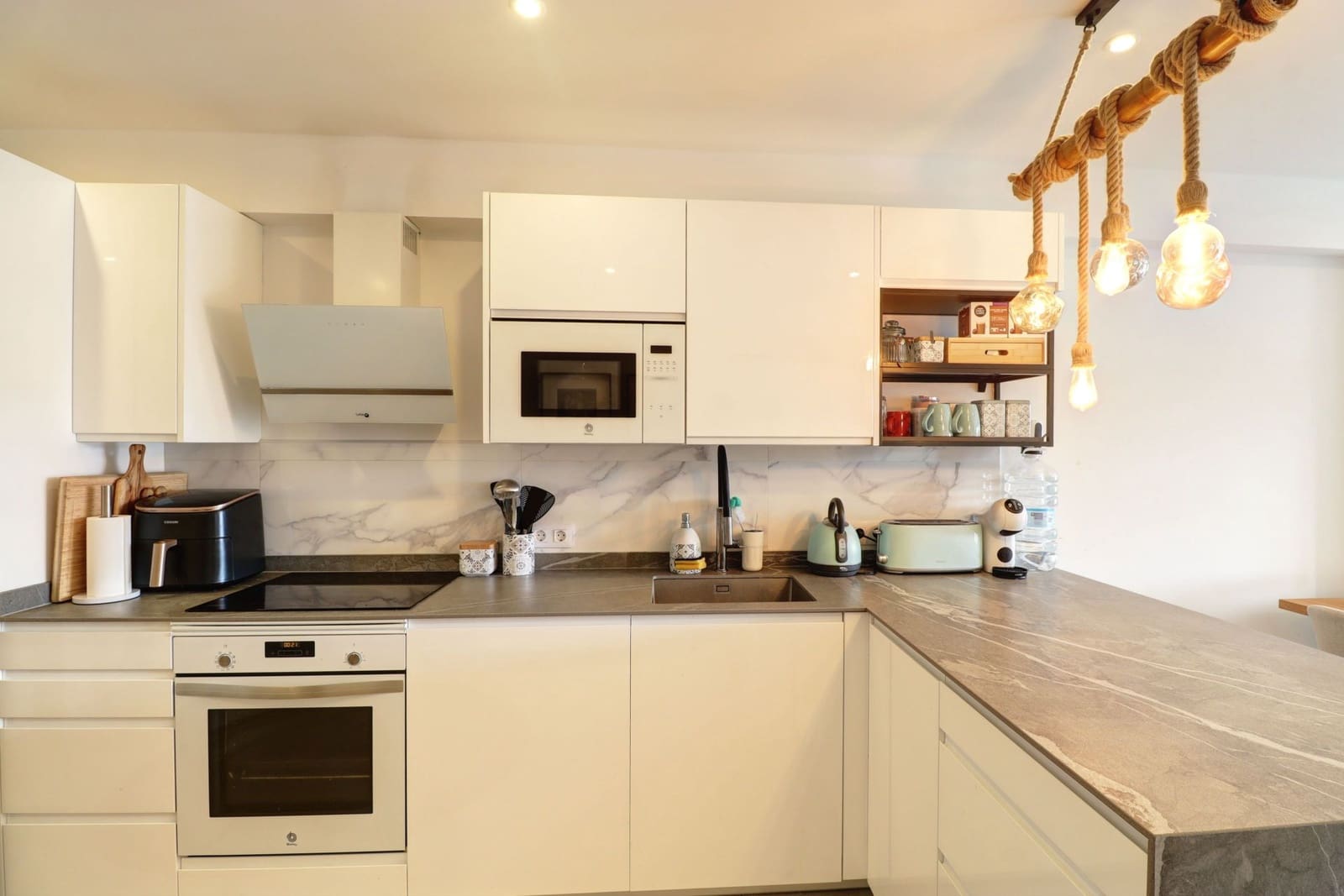 2 soveværelse Lejlighed til salg i El Toro / Port Adriano med garage - € 495.000 (Ref: 10173081)