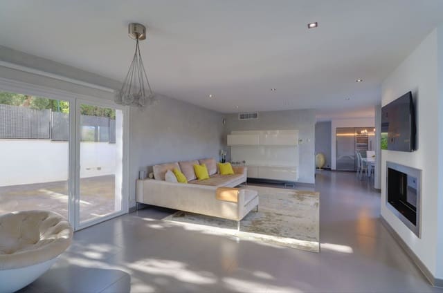 4 soveværelse Villa til salg i Santa Ponsa, Calvià med swimmingpool - € 2.500.000 (Ref: 8037057)