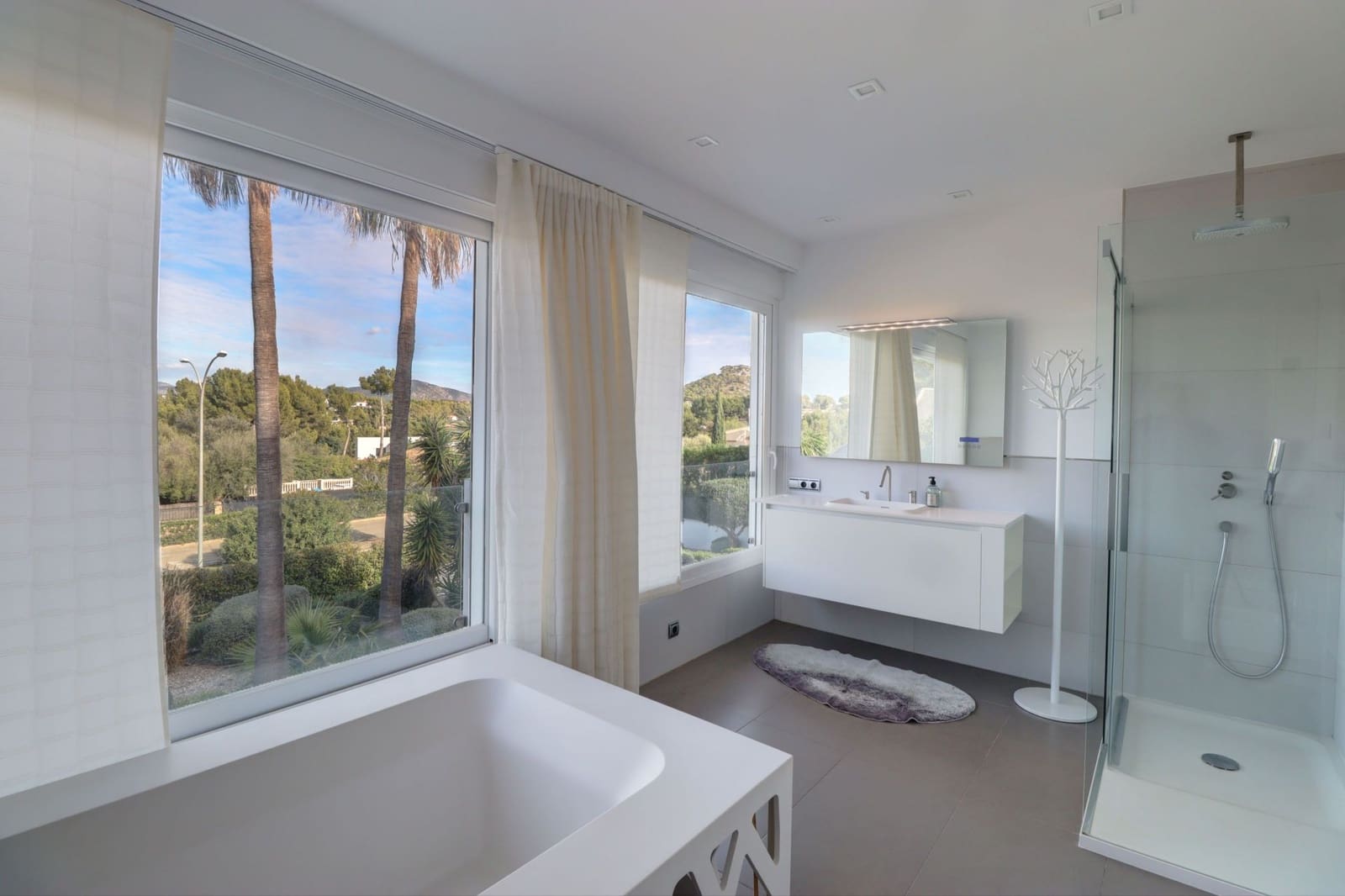 4 soveværelse Villa til salg i Santa Ponsa med swimmingpool - € 2.500.000 (Ref: 8037057)