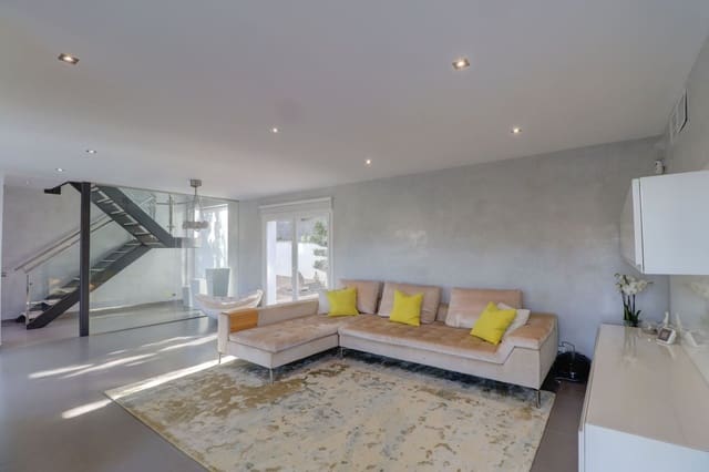 4 soveværelse Villa til salg i Santa Ponsa, Calvià med swimmingpool - € 2.500.000 (Ref: 8037057)