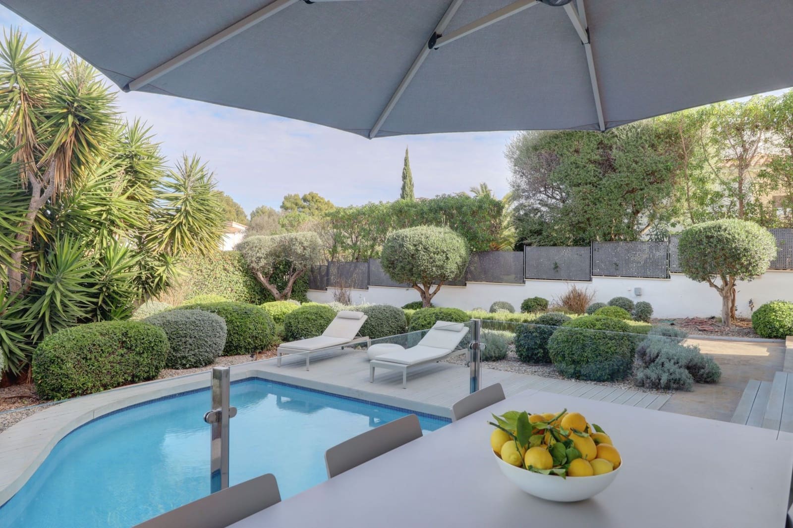 4 soveværelse Villa til salg i Santa Ponsa med swimmingpool - € 2.500.000 (Ref: 8037057)