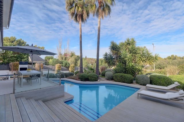 4 soveværelse Villa til salg i Santa Ponsa, Calvià med swimmingpool - € 2.500.000 (Ref: 8037057)