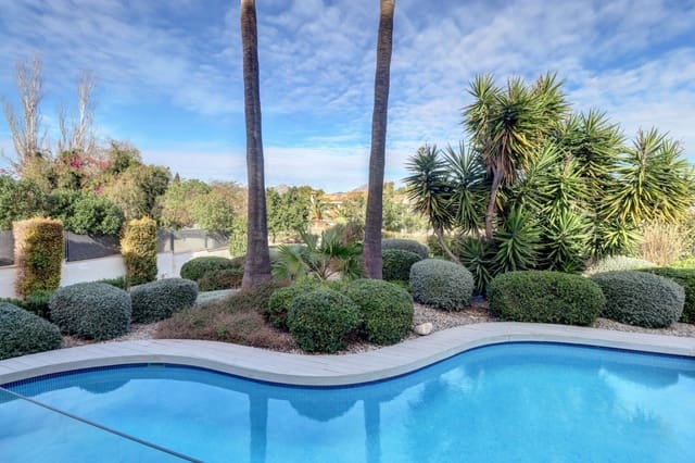 4 soveværelse Villa til salg i Santa Ponsa, Calvià med swimmingpool - € 2.500.000 (Ref: 8037057)