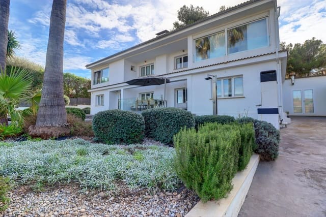 4 soveværelse Villa til salg i Santa Ponsa, Calvià med swimmingpool - € 2.500.000 (Ref: 8037057)