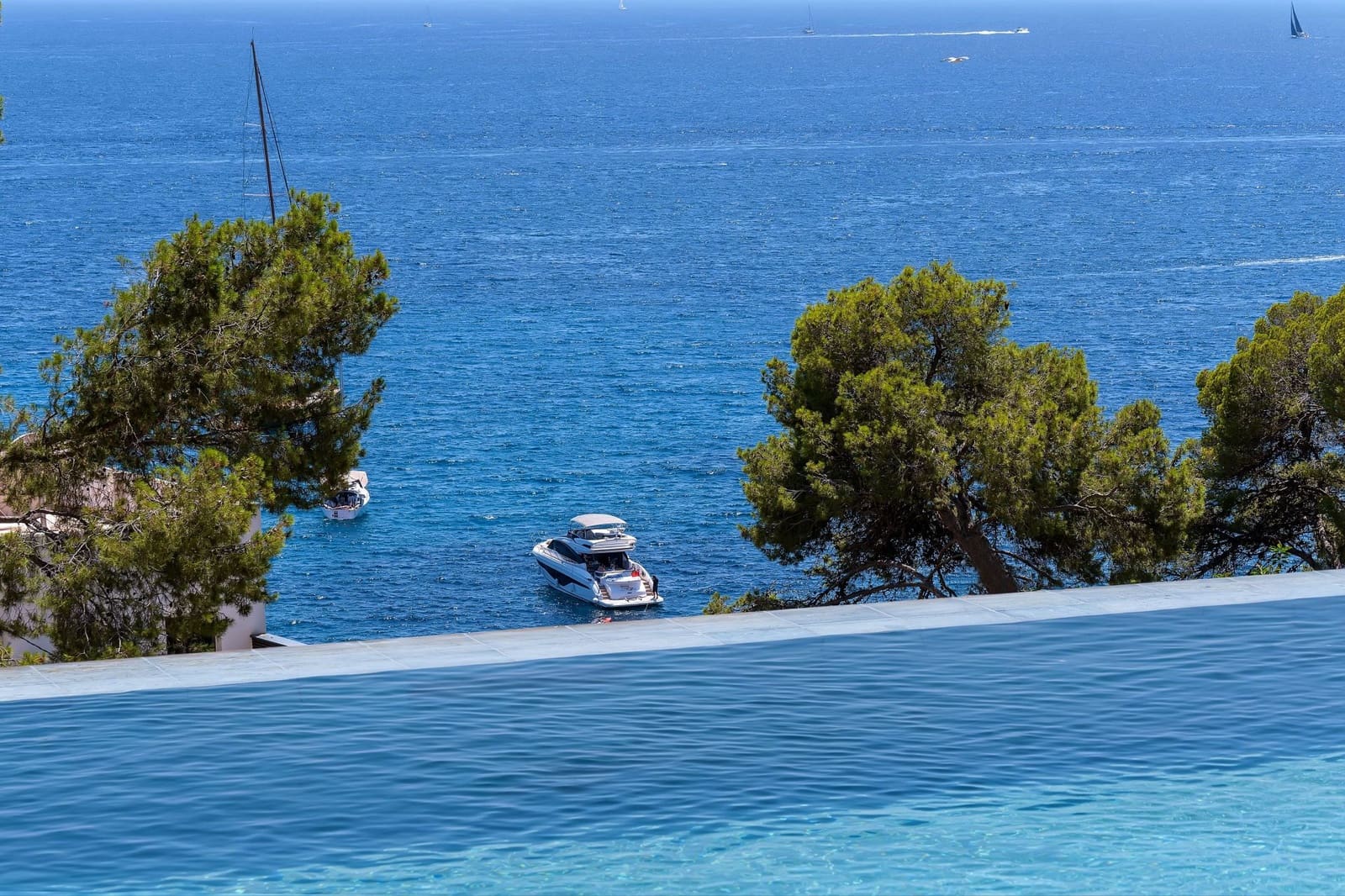 6 soverom Villa til salgs i Bendinat med svømmebasseng - € 29 500 000 (Ref: 8143385)