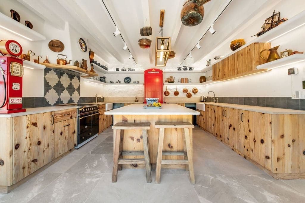 4 soveværelse Villa til salg i Santa Maria del Cami - € 3.800.000 (Ref: 8188769)