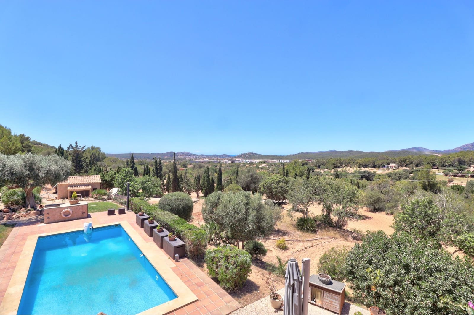 5 soveværelse Finca/Landehus til salg i Calvia med swimmingpool - € 2.170.000 (Ref: 8389873)