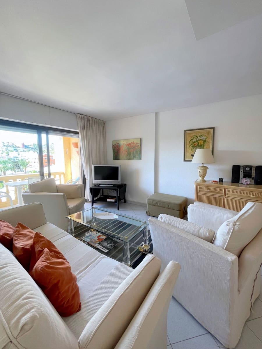 2 bedroom Apartment for sale in Santa Ponsa with pool - € 470,000 (Ref: 8594627)