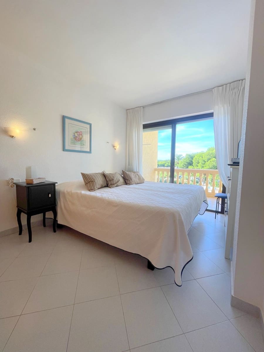 2 bedroom Apartment for sale in Santa Ponsa with pool - € 470,000 (Ref: 8594627)
