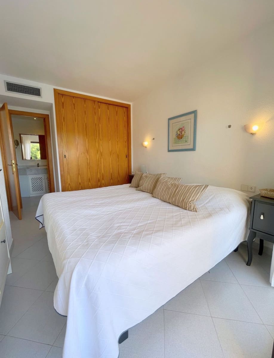 2 bedroom Apartment for sale in Santa Ponsa with pool - € 470,000 (Ref: 8594627)