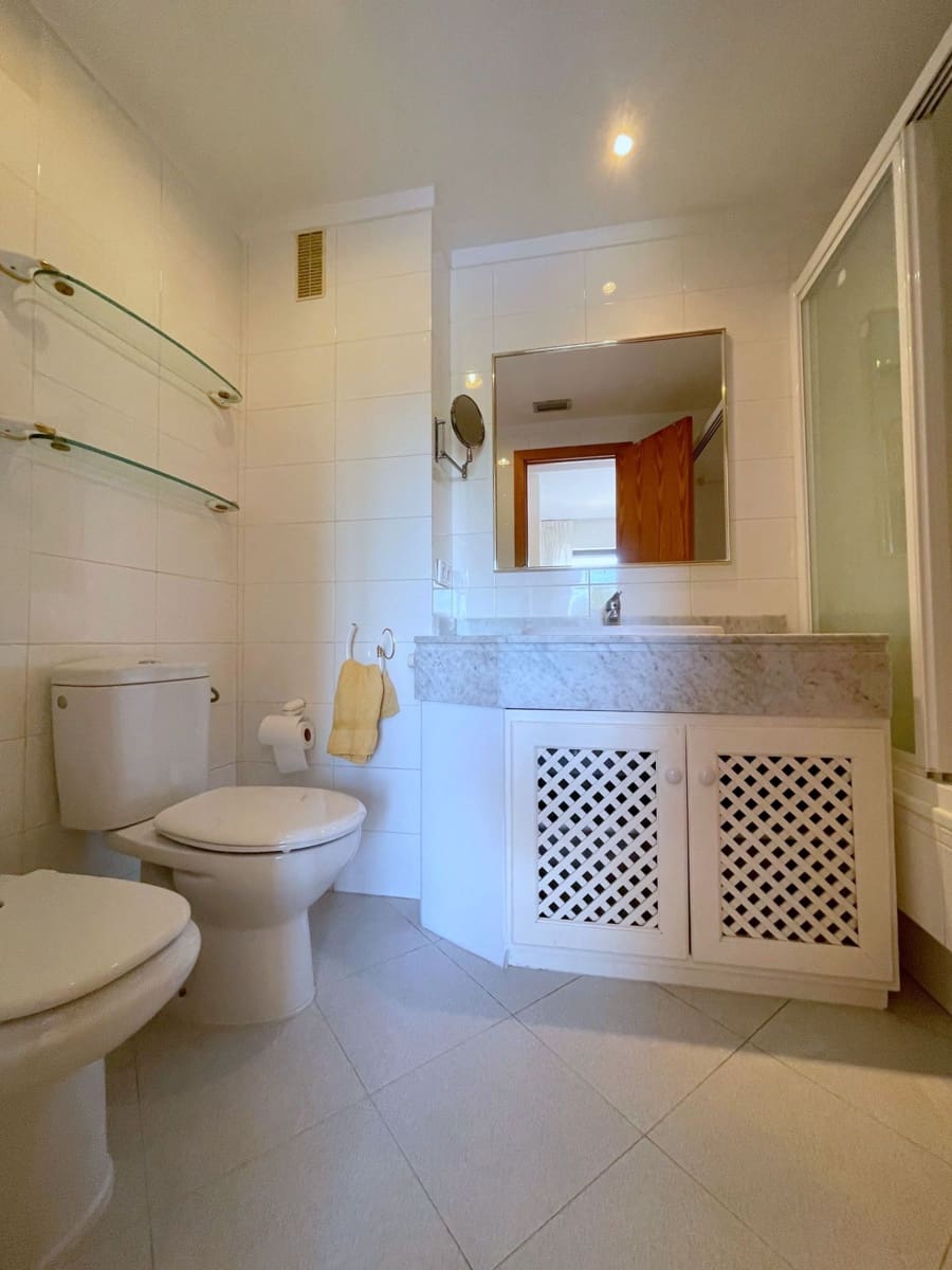 2 bedroom Apartment for sale in Santa Ponsa with pool - € 470,000 (Ref: 8594627)