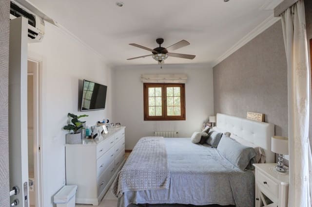 4 soveværelse Villa til salg i Son Ferrer, Calvià med swimmingpool - € 990.000 (Ref: 8636128)