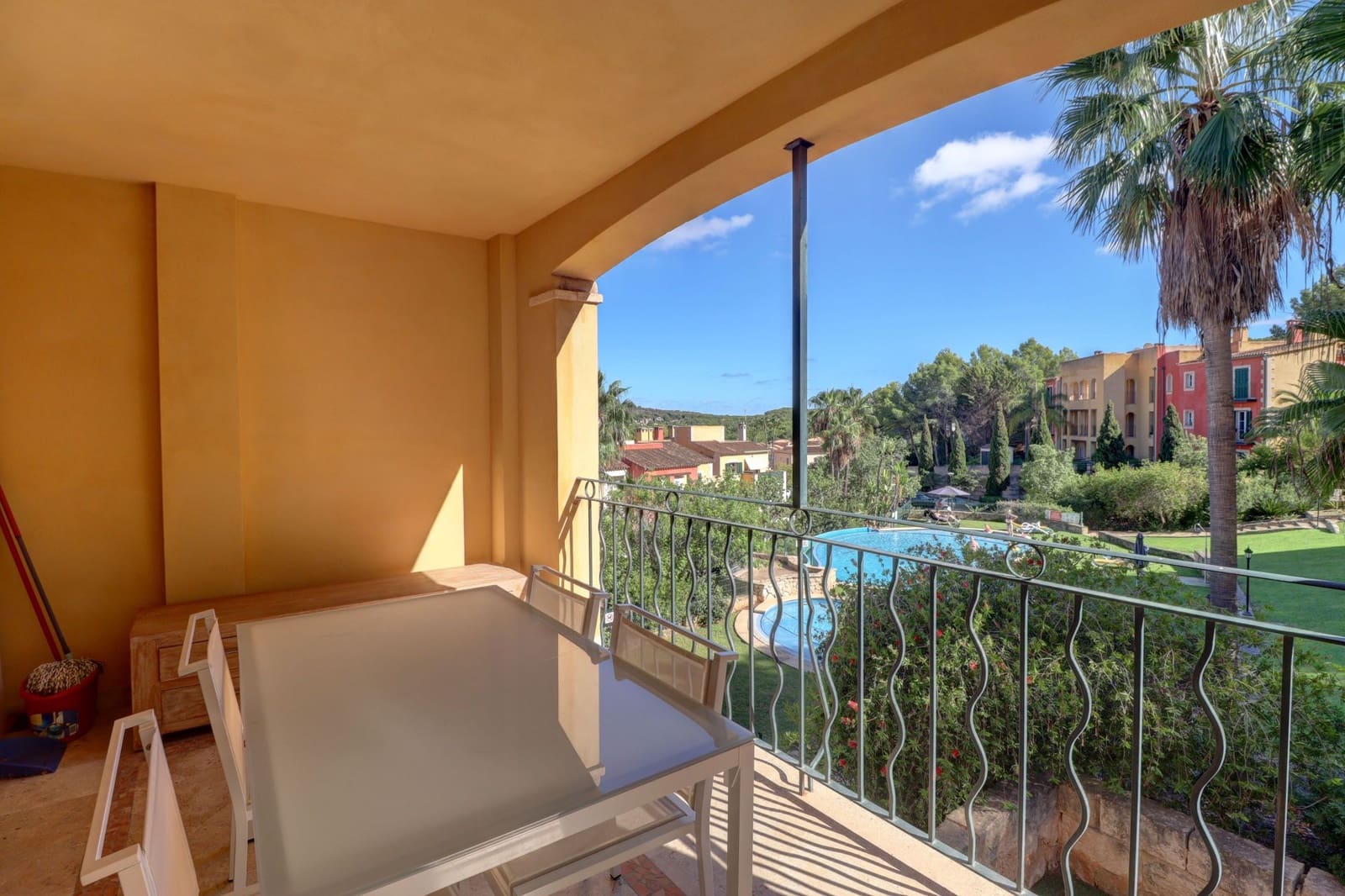 2 bedroom Apartment for sale in Santa Ponsa - € 695,000 (Ref: 8763148)