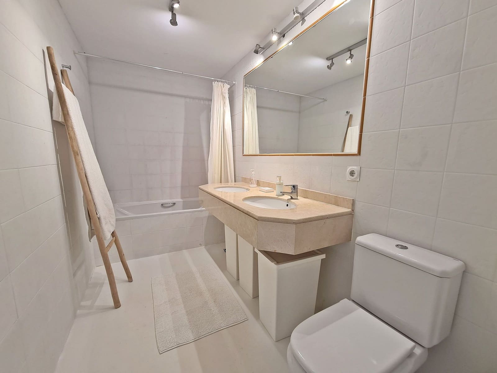 2 bedroom Apartment for sale in Santa Ponsa with pool - € 685,000 (Ref: 8783322)