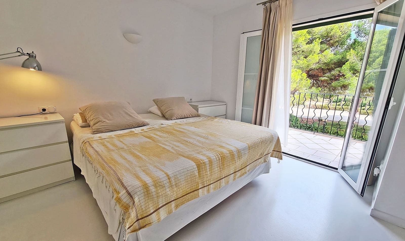 2 bedroom Apartment for sale in Santa Ponsa with pool - € 685,000 (Ref: 8783322)