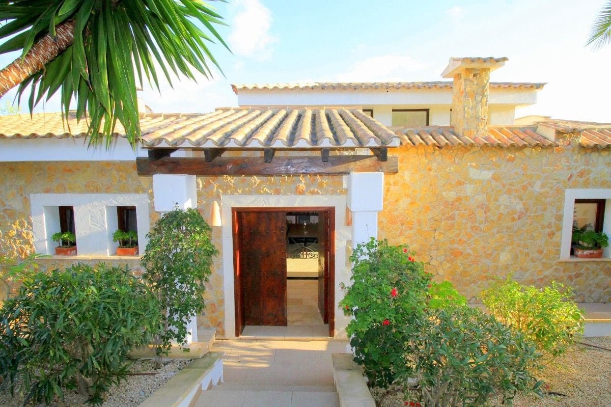 3 soverom Villa til salgs i Costa de la Calma med svømmebasseng - € 2 550 000 (Ref: 8800567)