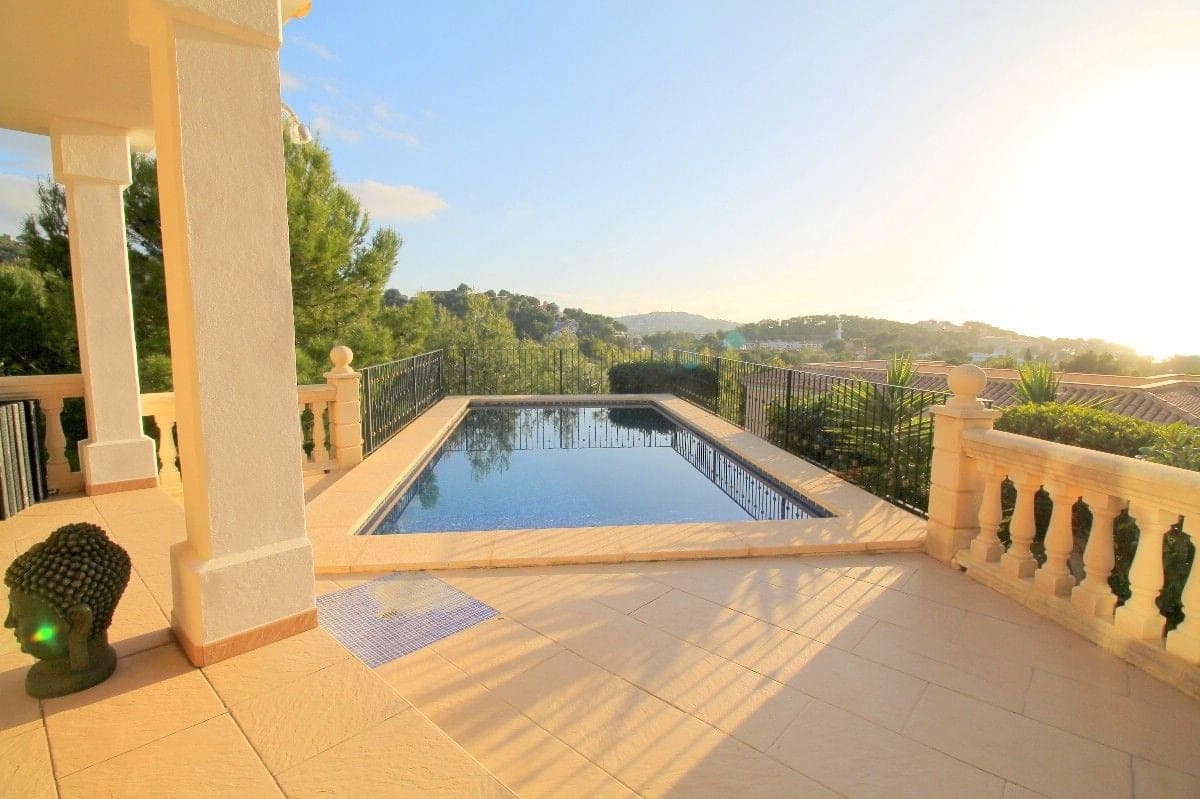 3 soveværelse Villa til salg i Costa de la Calma med swimmingpool - € 2.700.000 (Ref: 8800567)