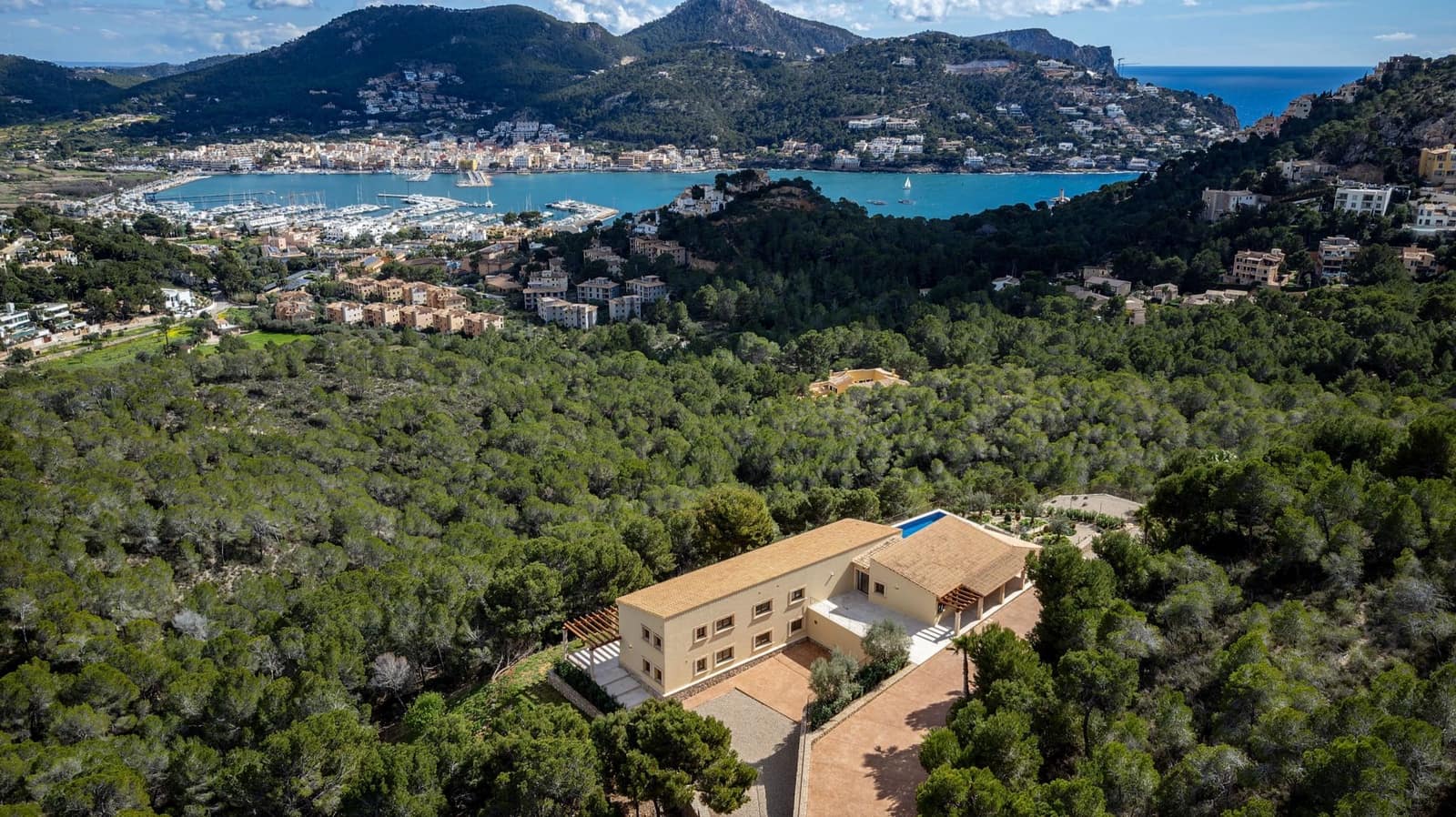 4 soveværelse Villa til salg i Puerto de Andratx med swimmingpool - € 15.750.000 (Ref: 8879287)
