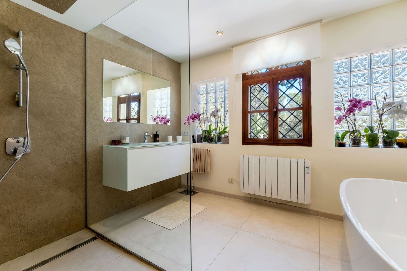 4 bedroom Villa for sale in Santa Ponsa with pool - € 1,750,000 (Ref: 8897957)