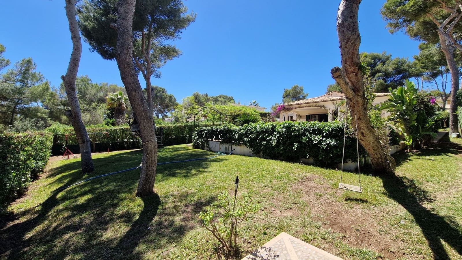 4 bedroom Villa for sale in Santa Ponsa with pool - € 1,750,000 (Ref: 8897957)