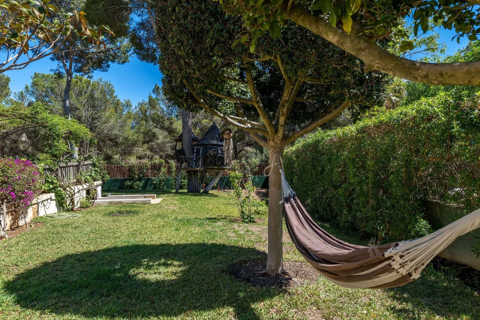 4 bedroom Villa for sale in Santa Ponsa with pool - € 1,750,000 (Ref: 8897957)