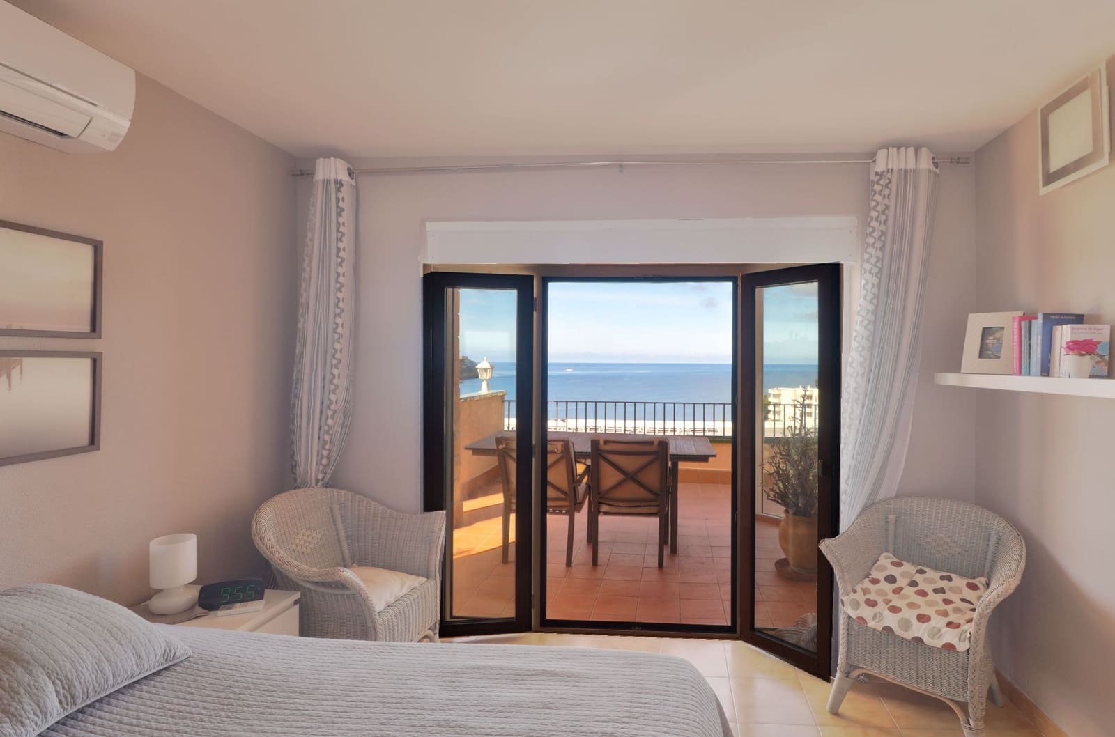 2 bedroom Penthouse for sale in Santa Ponsa with pool - € 575,000 (Ref: 8950018)