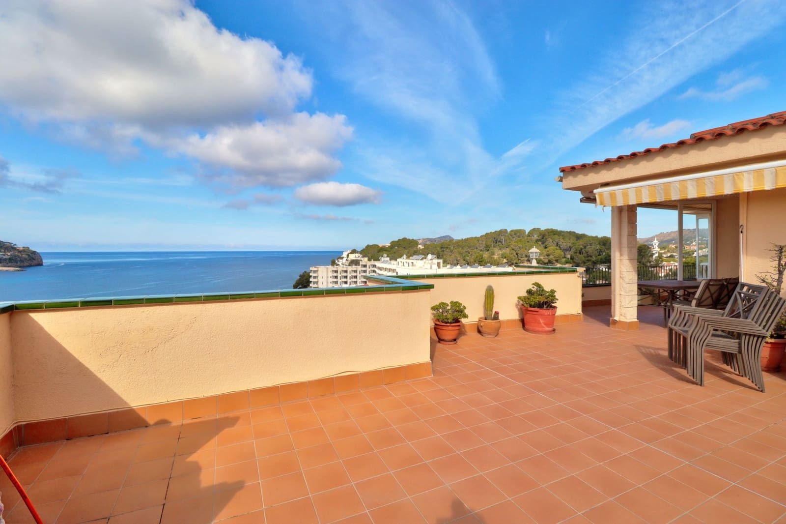 2 bedroom Penthouse for sale in Santa Ponsa with pool - € 575,000 (Ref: 8950018)