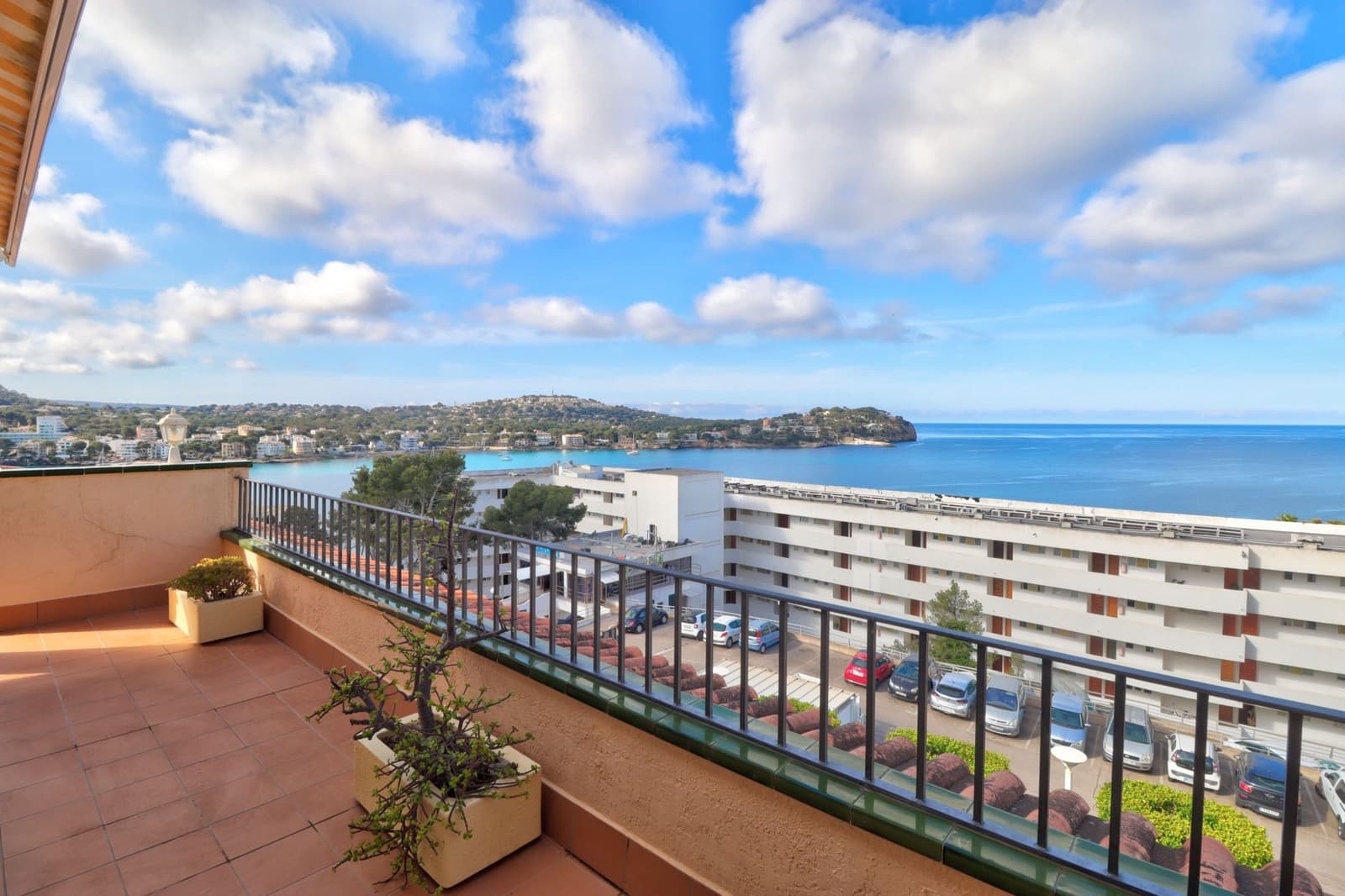 2 bedroom Penthouse for sale in Santa Ponsa with pool - € 575,000 (Ref: 8950018)