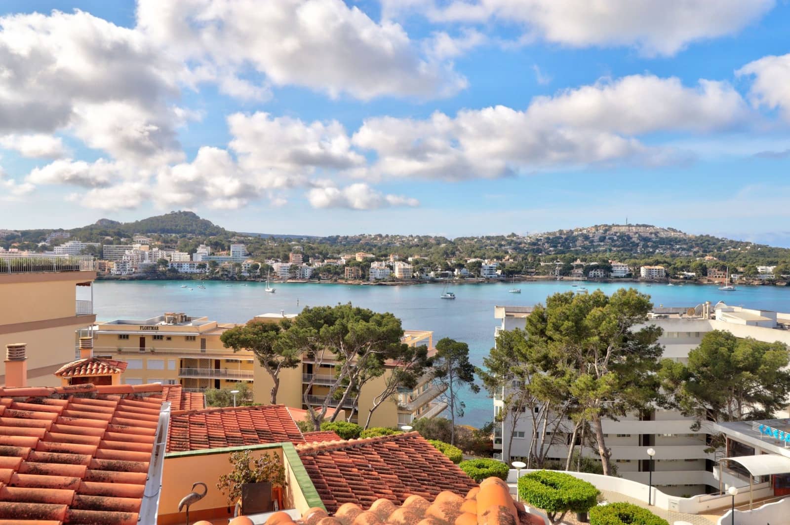 2 bedroom Penthouse for sale in Santa Ponsa with pool - € 575,000 (Ref: 8950018)