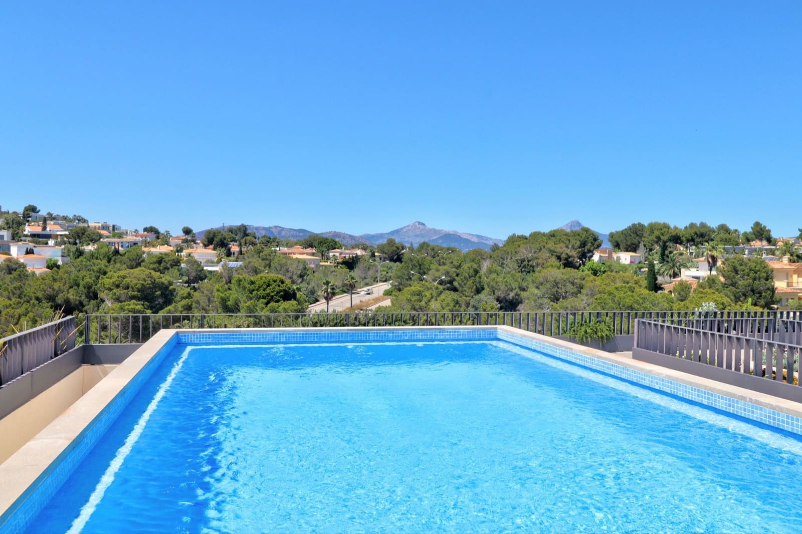 2 bedroom Penthouse for sale in Santa Ponsa with pool - € 2,390,000 (Ref: 9002813)
