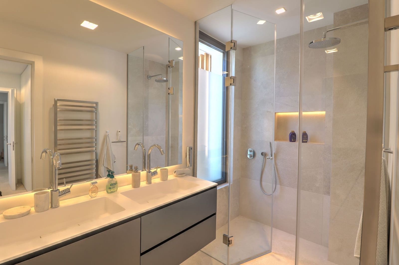 2 bedroom Penthouse for sale in Santa Ponsa with pool - € 2,390,000 (Ref: 9002813)