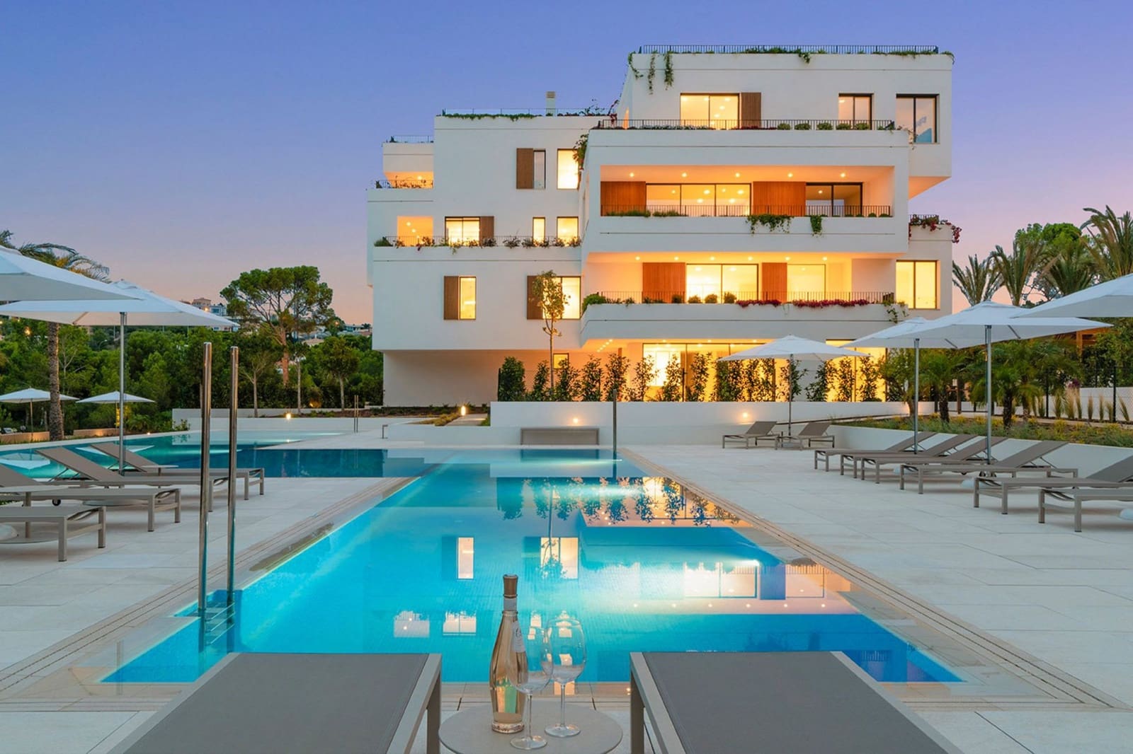 2 bedroom Penthouse for sale in Santa Ponsa with pool - € 2,390,000 (Ref: 9002813)