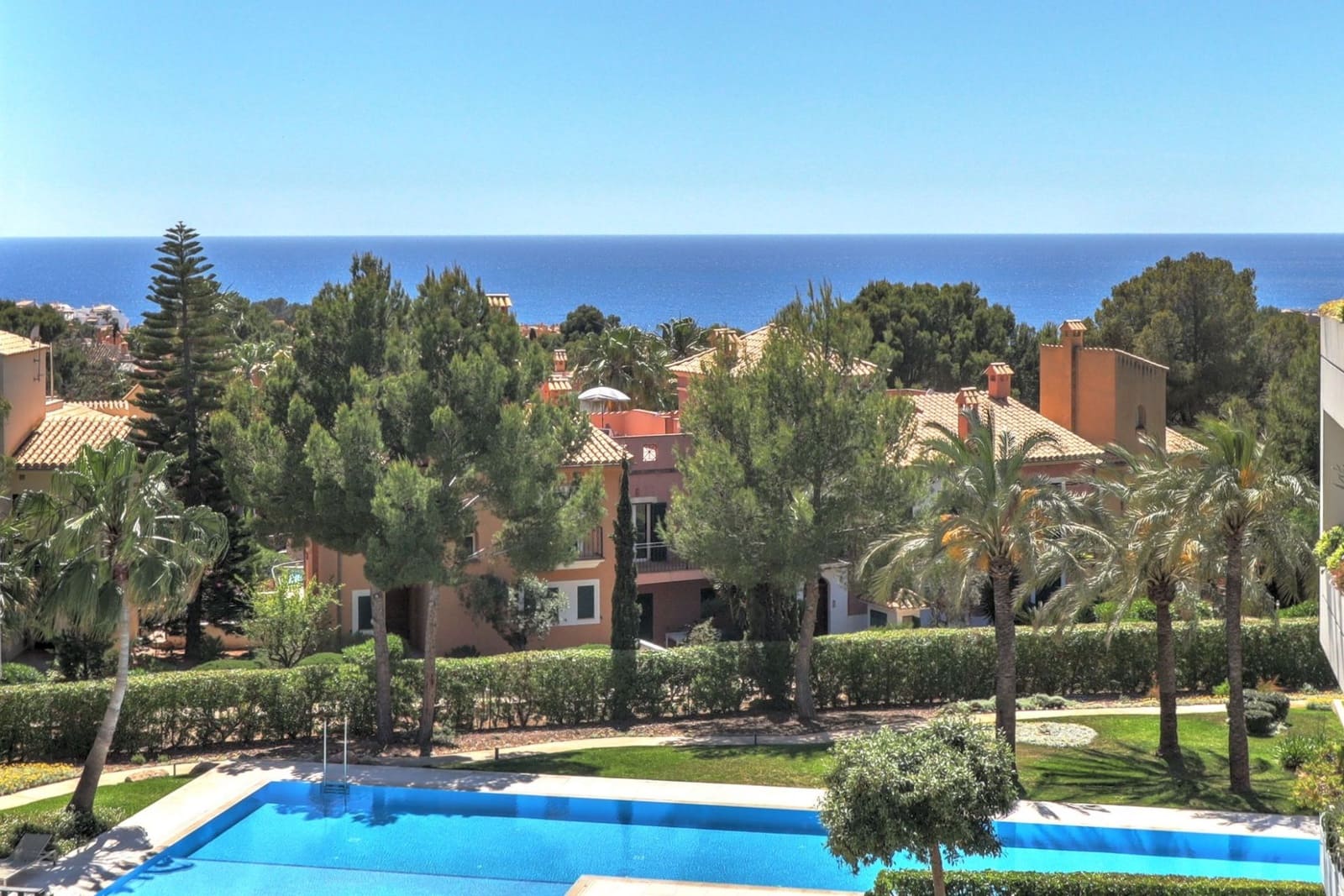 2 bedroom Penthouse for sale in Santa Ponsa with pool - € 2,390,000 (Ref: 9002813)