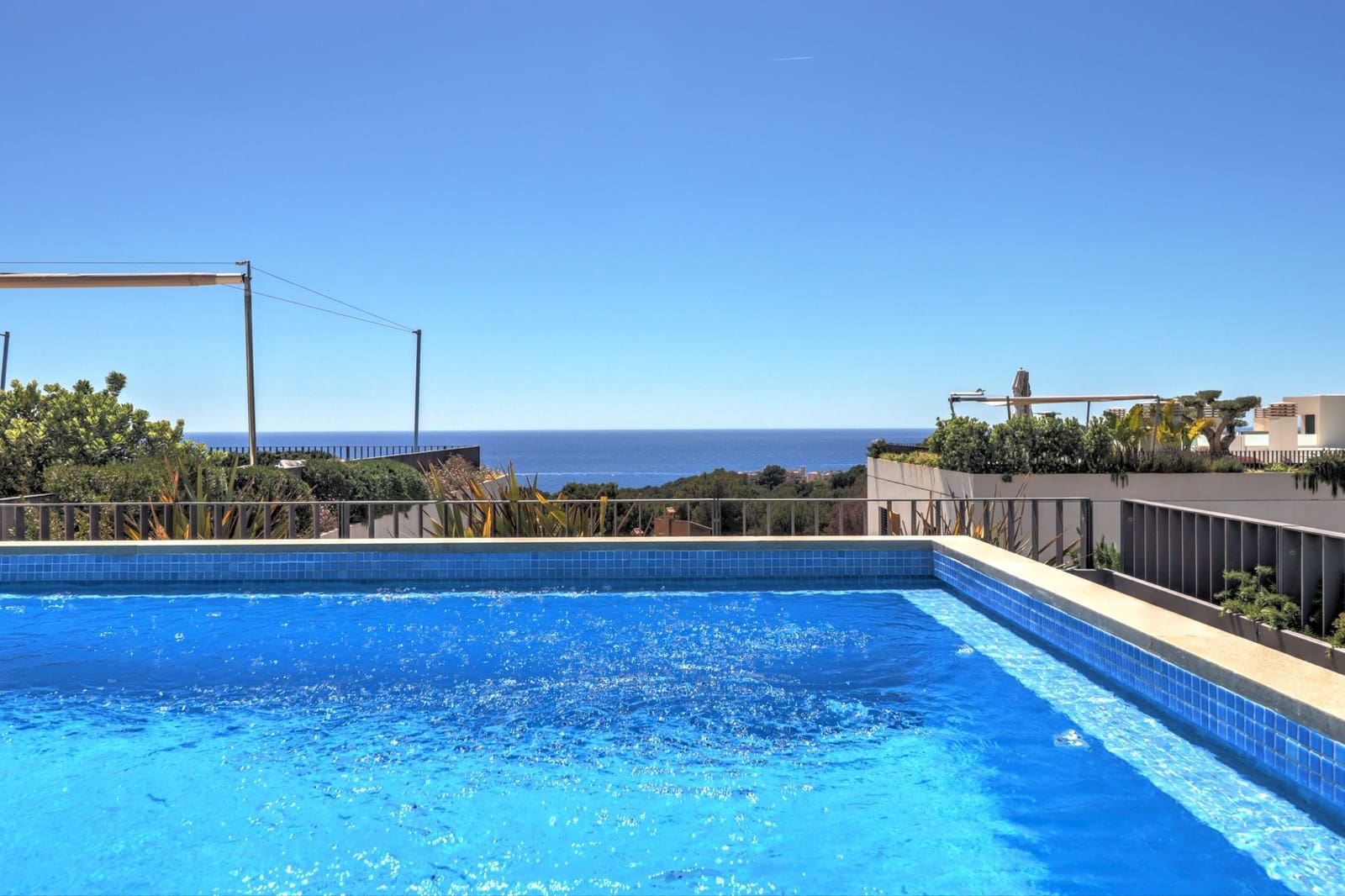2 bedroom Penthouse for sale in Santa Ponsa with pool - € 2,390,000 (Ref: 9002813)