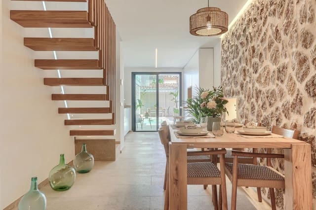2 bedroom Townhouse for sale in Pollensa / Pollença with pool - € 895,000 (Ref: 9108373)