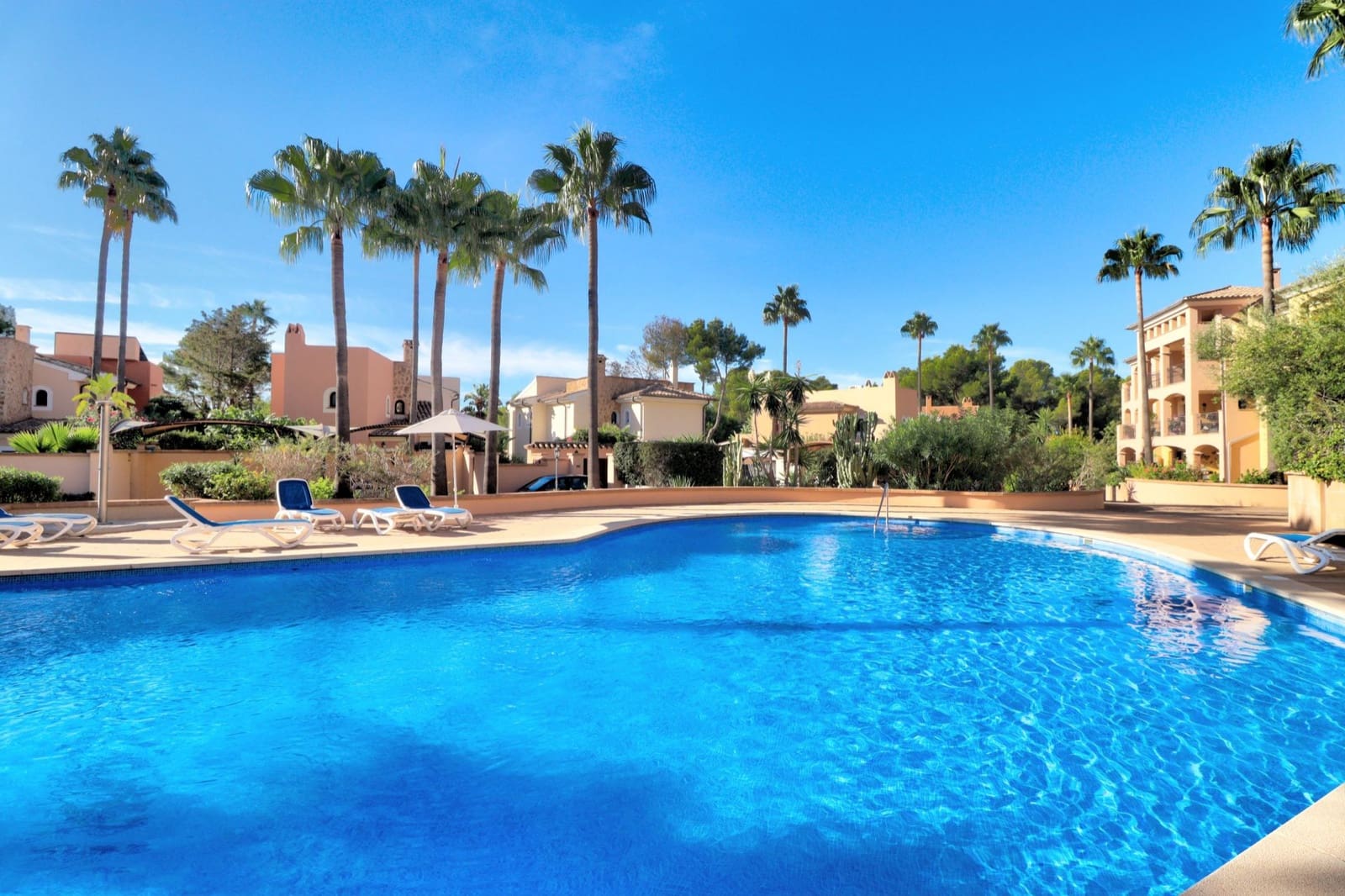 2 sovrum Lägenhet till salu i Santa Ponsa med pool - 715 000 € (Ref: 9207662)